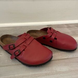 Birkenstock Birkis Camden Red Pebbled Closed Toe Sandals Clog 240 Women's Size 6